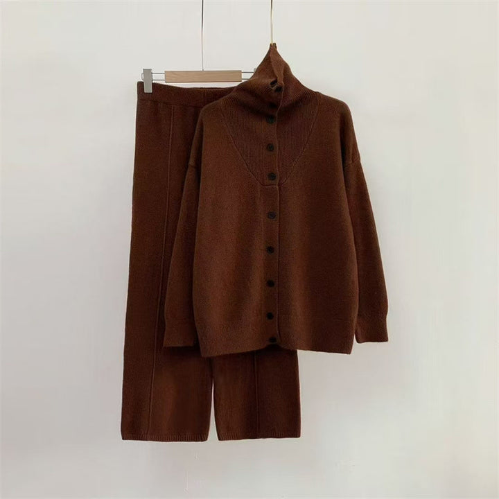 Damen Strickensemble mit modernem Stehkragen und komfortabeler Knopfleiste Drune