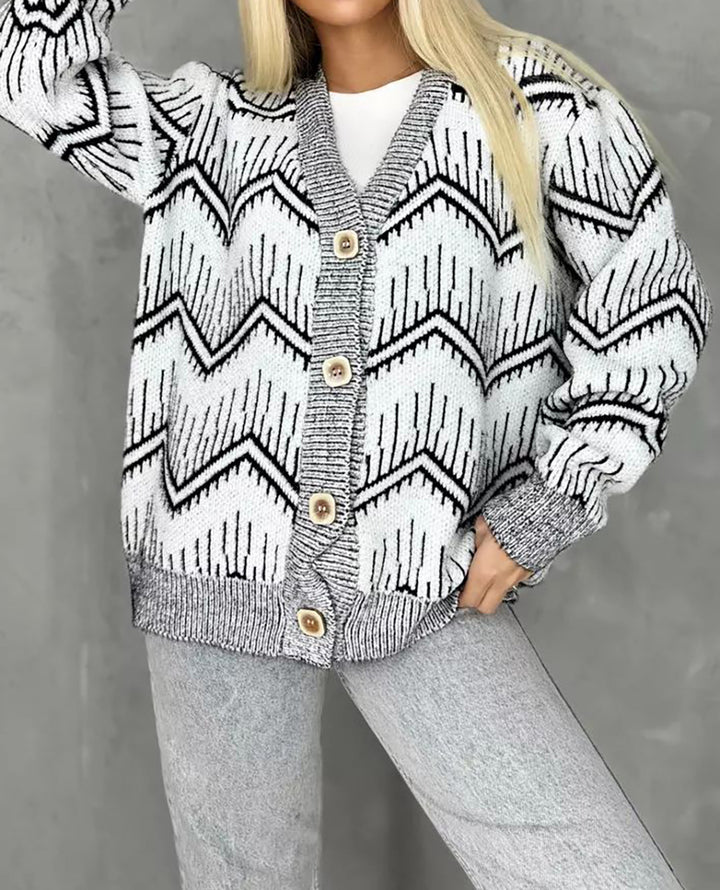 Damen Strickjacke mit modernem Chevron-Muster und erstklassigen Knopfdetails Drune
