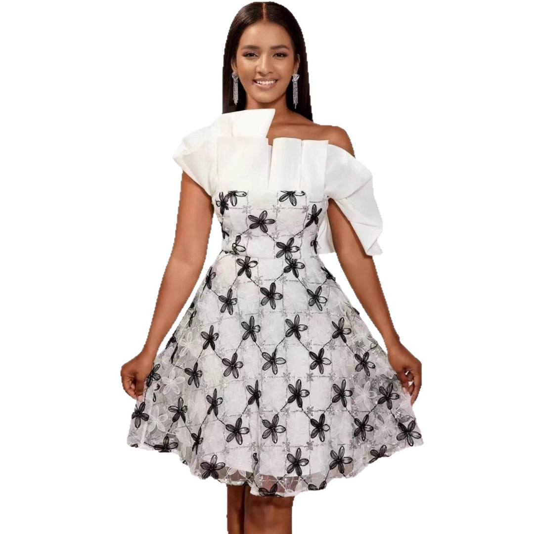 Damen Cocktailkleid mit asymmetrischem Schnitt und floralem Design Drune