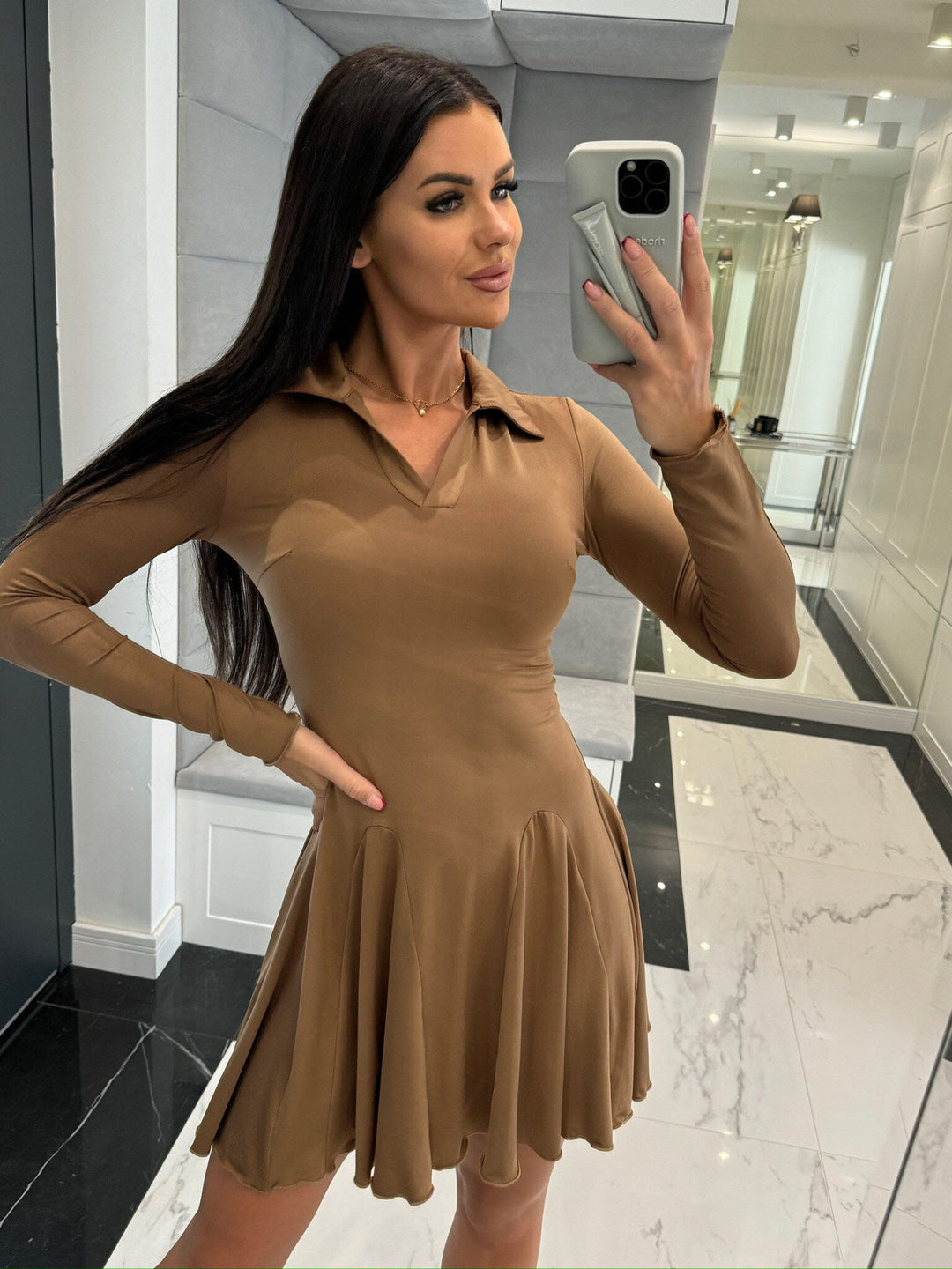 Damen Sportliches Kleid mit Polokragen und schwingendem Rock Drune