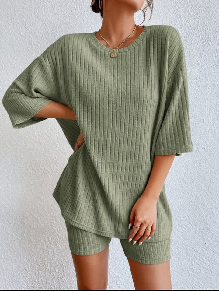 Damen Bequemes Kurzarm-Oberteil und Radlerhose Set Drune