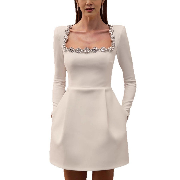 Damen Elegantes Samtkleid mit Blumenapplikationen und U-Boot-Ausschnitt Drune