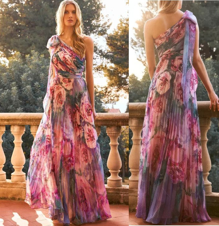Damen Maxikleid mit einem schulterfreien Design und floralen Falten Drune