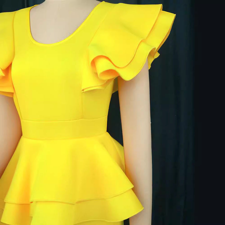 Damen figurbetontes Kleid mit voluminösem Rüschenabschluss Drune