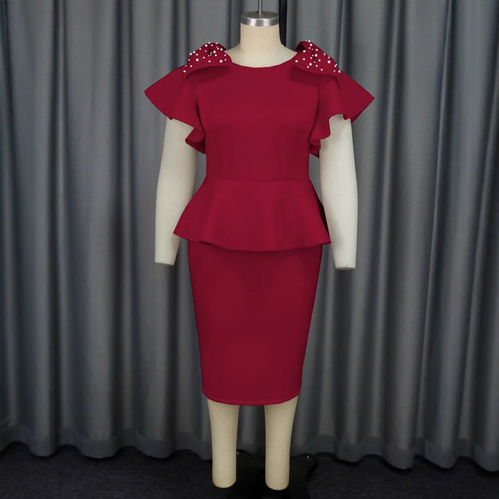 Damen Elegantes Kleid mit voluminösen Rüschensäumen und Perlenakzenten Drune
