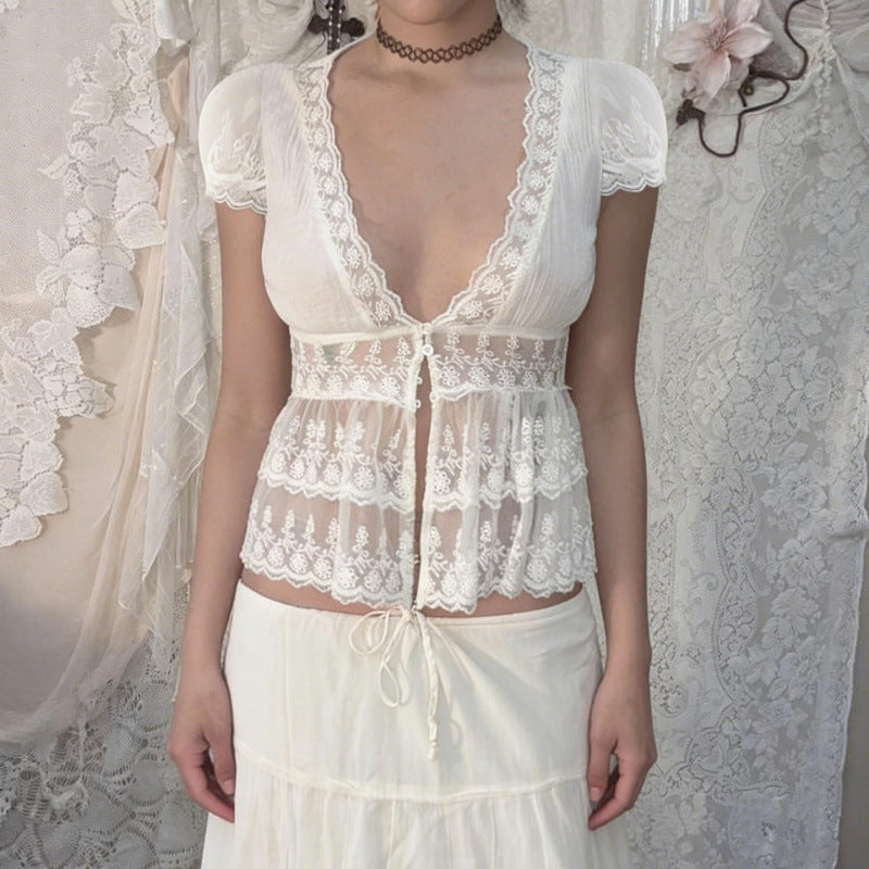 Damen Spitzenbluse mit Rüschendetails und tiefem V-Ausschnitt Drune