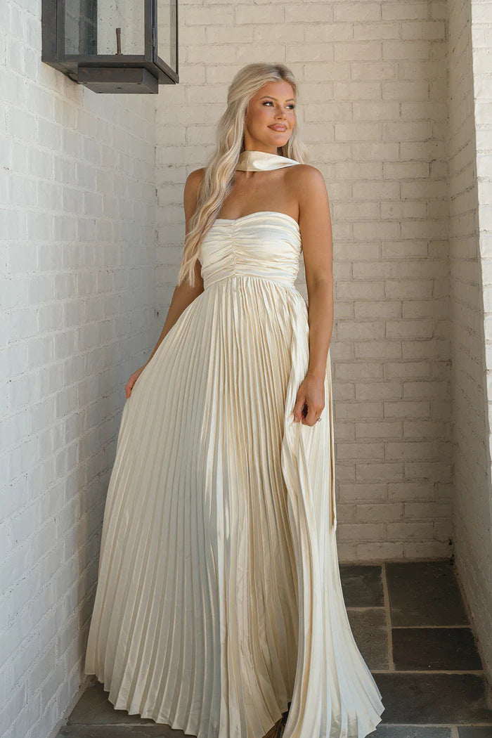 Damen Langarm Maxi-Kleid mit elegantem Faltenrock und schulterfreier Silhouette Drune
