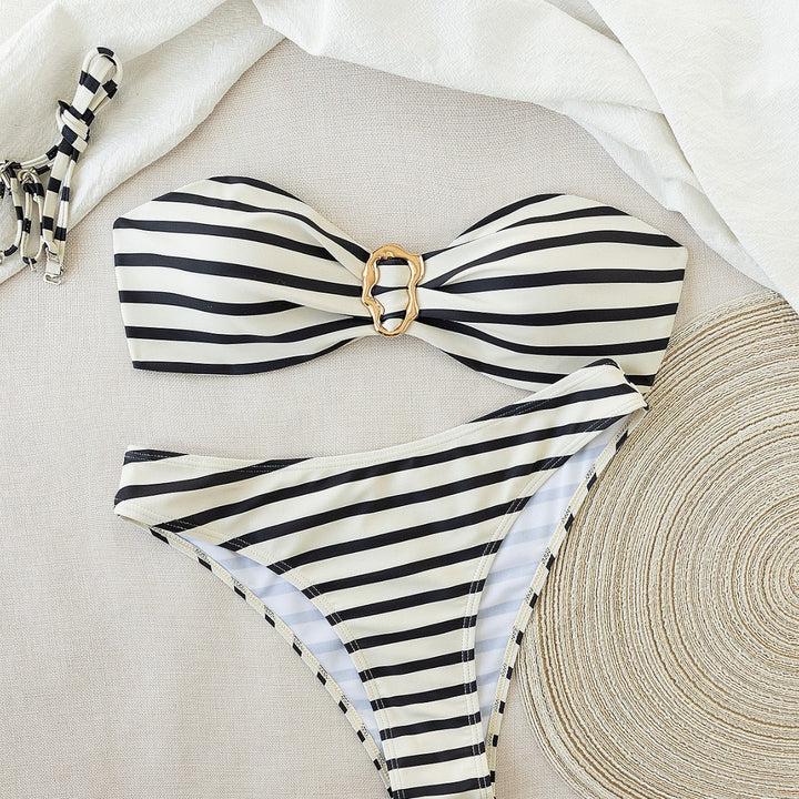 Damen Bandeau-Bikini mit trendigem Streifenmuster und modischem Ring-Detail Drune