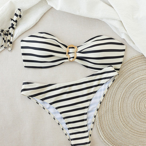 Damen Bandeau-Bikini mit trendigem Streifenmuster und modischem Ring-Detail Drune