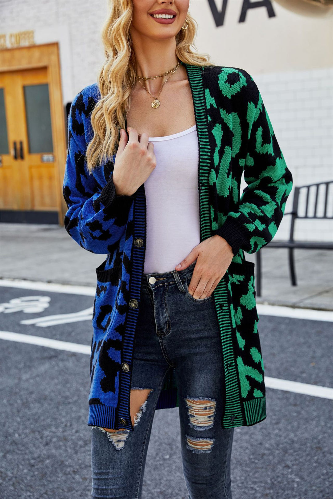 Damen länger geschnittene Strickjacke mit auffälligem Muster Drune