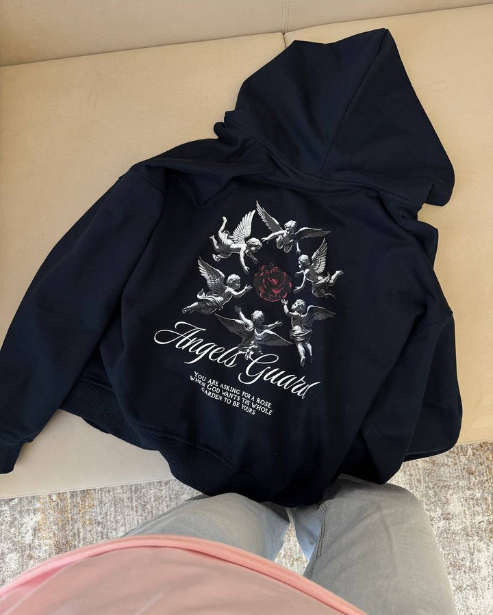 Damen Kapuzenpullover mit kunstvollem Engelmotiv und modischem Schriftzug Drune