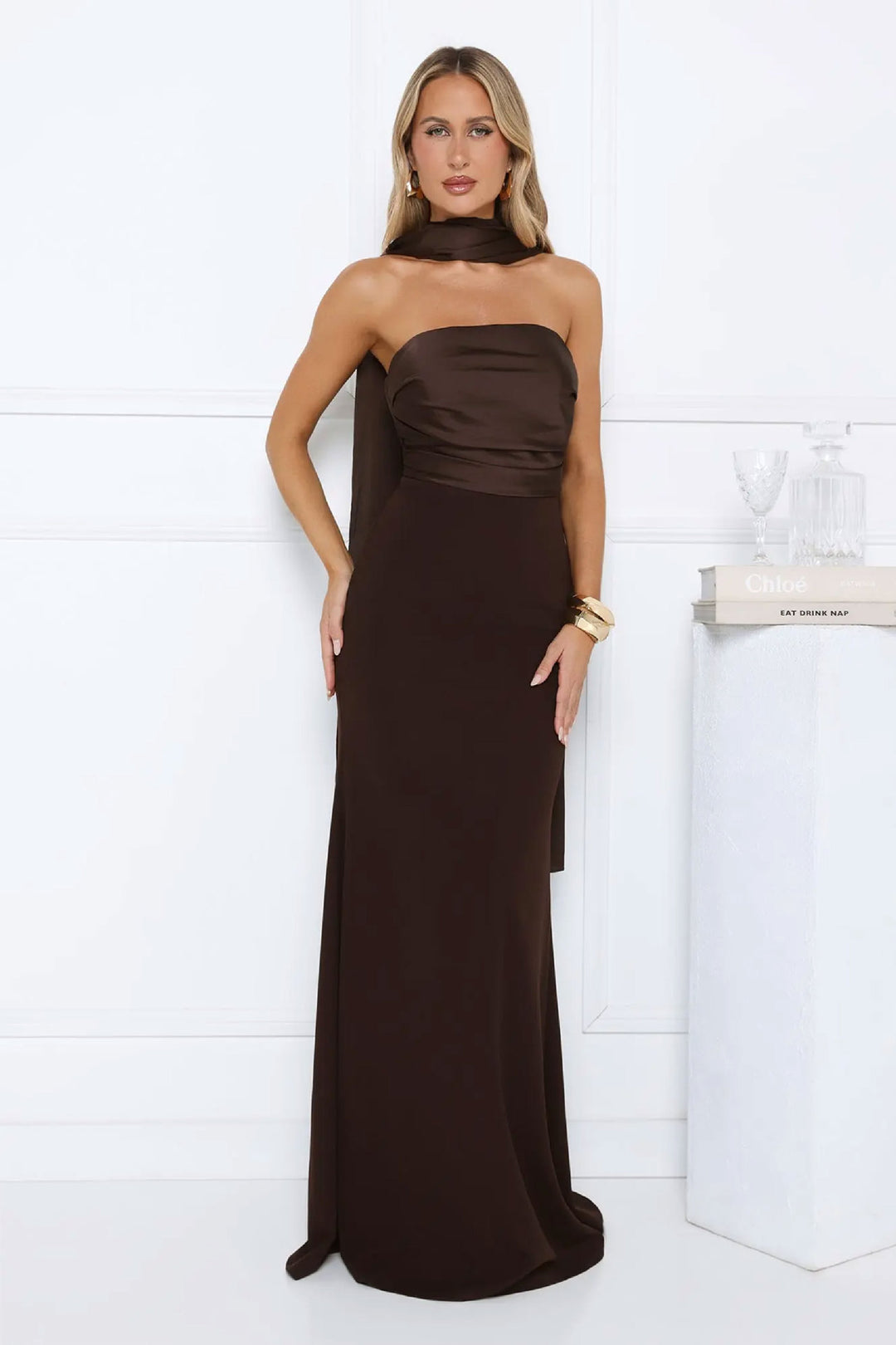 Damen Elegantes Abendkleid mit schulterfreiem Design und fließendem Stoff Drune