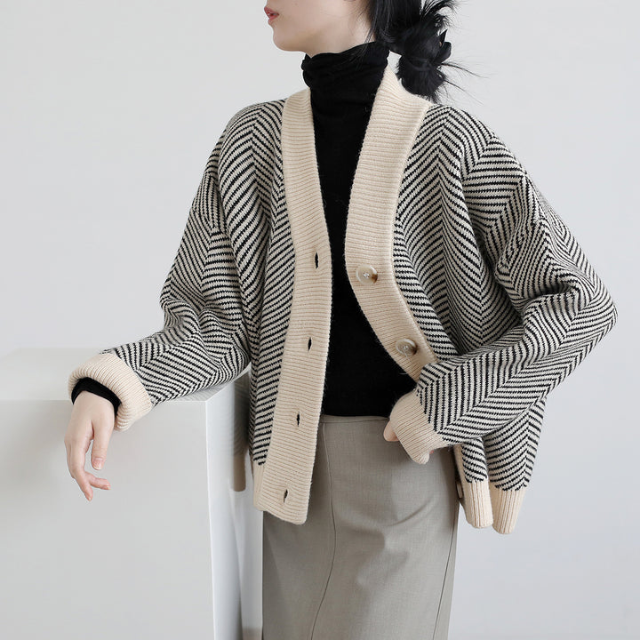 Damen modische Strickjacke mit Chevron-Muster und eleganten Knöpfen Drune