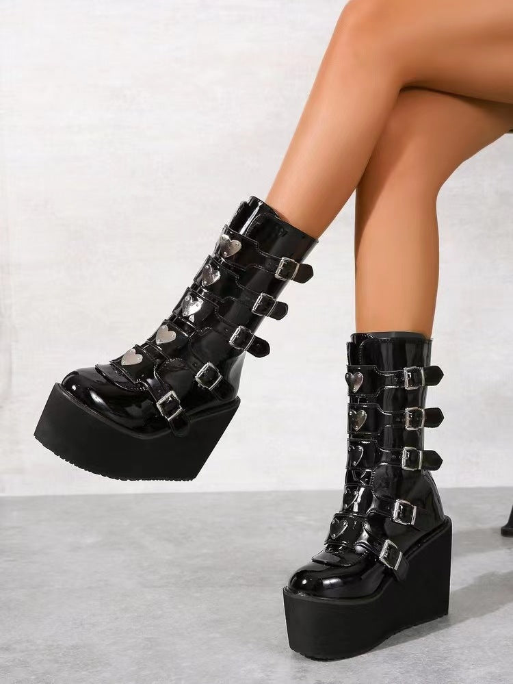 Damen nan hochschaftige Lack-Plateau-Stiefel mit mehrfach verstellbaren Schnallen und herzförmigen Nieten Drune