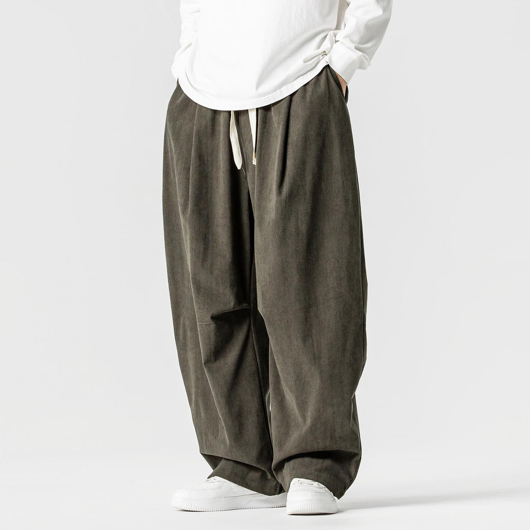 Herren nan weite Cordhose mit Tunnelzug, Bundfalten und relaxed Fit Drune
