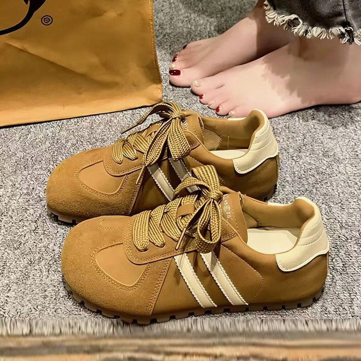 Damen Retro-inspirierte Wildledersneaker mit sportlichem Profil Drune