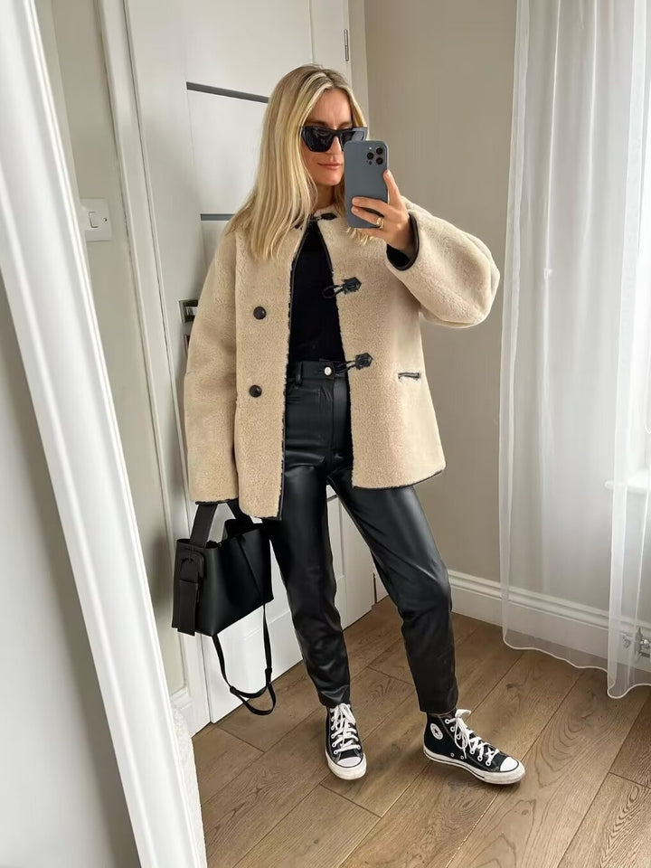 Damen Kuschelige Fluff-Jacke mit Knopfverschluss und praktischen Taschen Drune