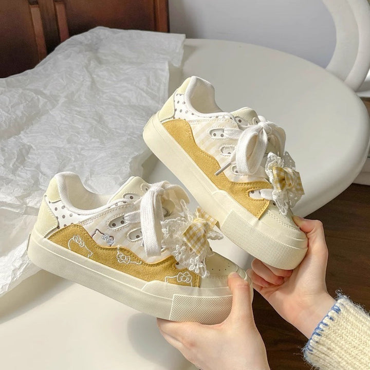 Damen Sneakers mit verspielt romantischen Details und komfortablen Sohlen Drune