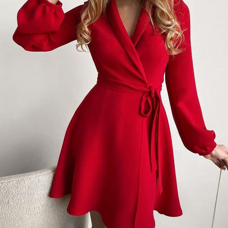 Damen Wickelkleid mit floralem Design und eleganter Silhouette Drune