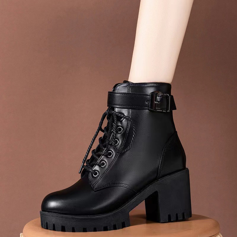 Damen nan Plateau-Schnürstiefelette aus Kunstleder mit profilierter Gummisohle und verstellbarem Schnallenriemen Drune