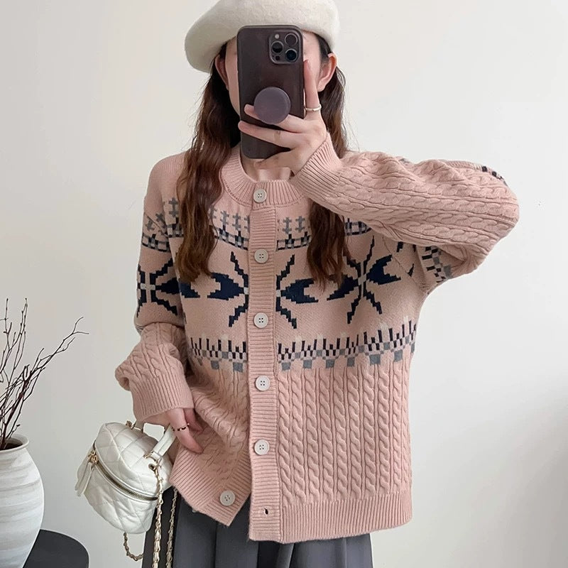 Damen Grobstrick-Cardigan mit dekorativem Zopfmuster und Knopfdetails Drune