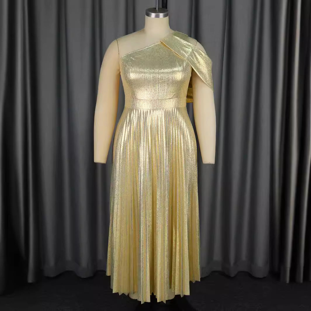 Damen Glamouröses Maxikleid mit hochmodernem asymmetrischem Schnitt und schimmerndem Material Drune