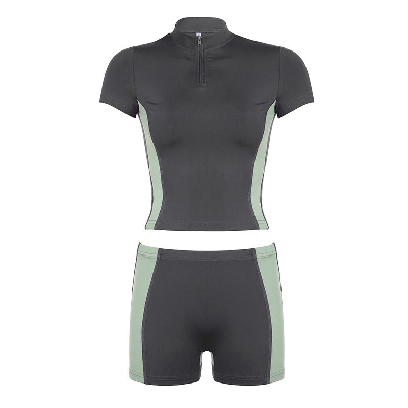 Damen Sportliches Set mit kurzem Oberteil und enganliegenden Shorts Drune