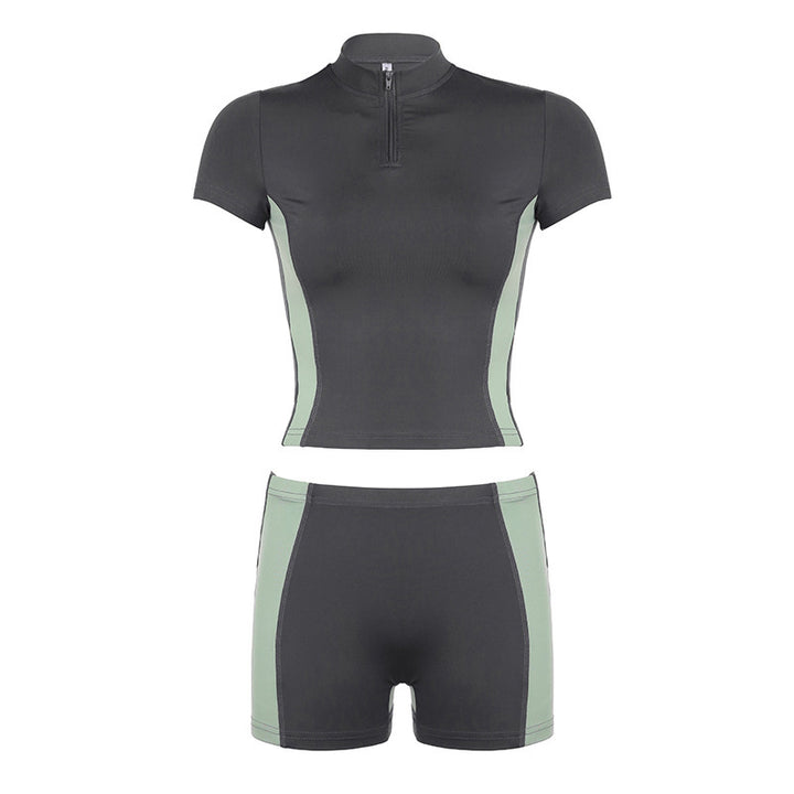 Damen Sportliches Set mit kurzem Oberteil und enganliegenden Shorts Drune