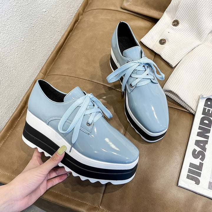Damen Modische Plateau-Sneaker mit schickem Glanz und komfortabler Sohlenkonstruktion Drune