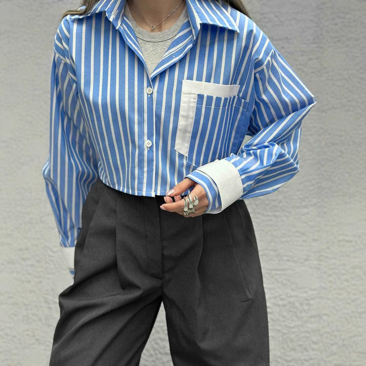 Damen cropped Hemdbluse mit feinen Streifen und kontrastierender Brusttasche Drune