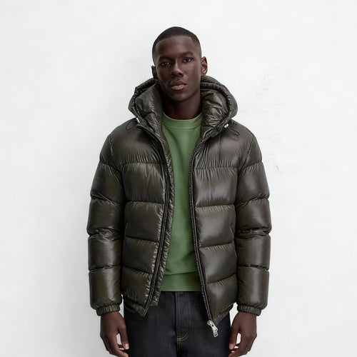 Herren nan steppte Kapuzenjacke mit glänzender Oberfläche, warmer Synthetikfüllung und Zweiwege-Reißverschluss Drune