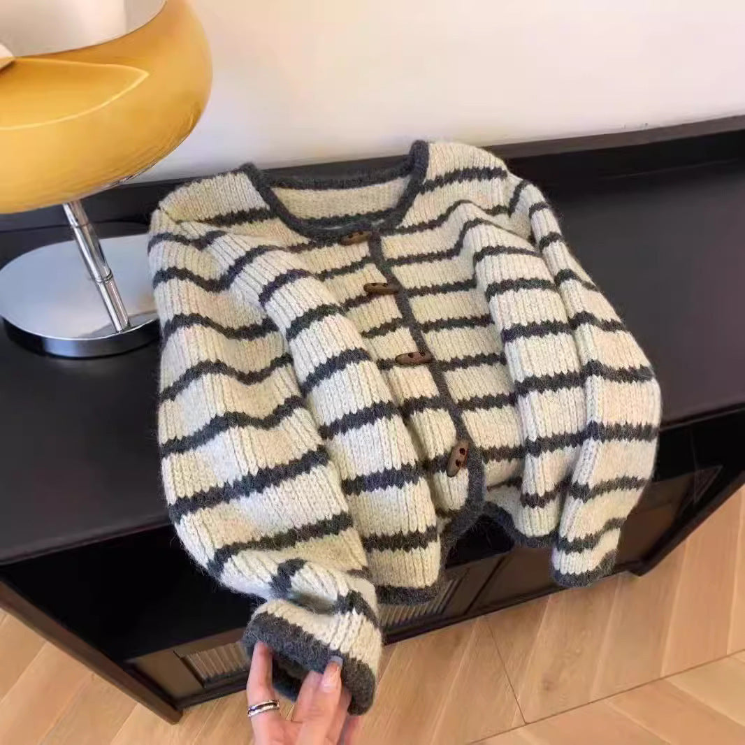 Damen Strickjacke im Boho-Stil mit Knopfleiste und breiten Ärmel Drune