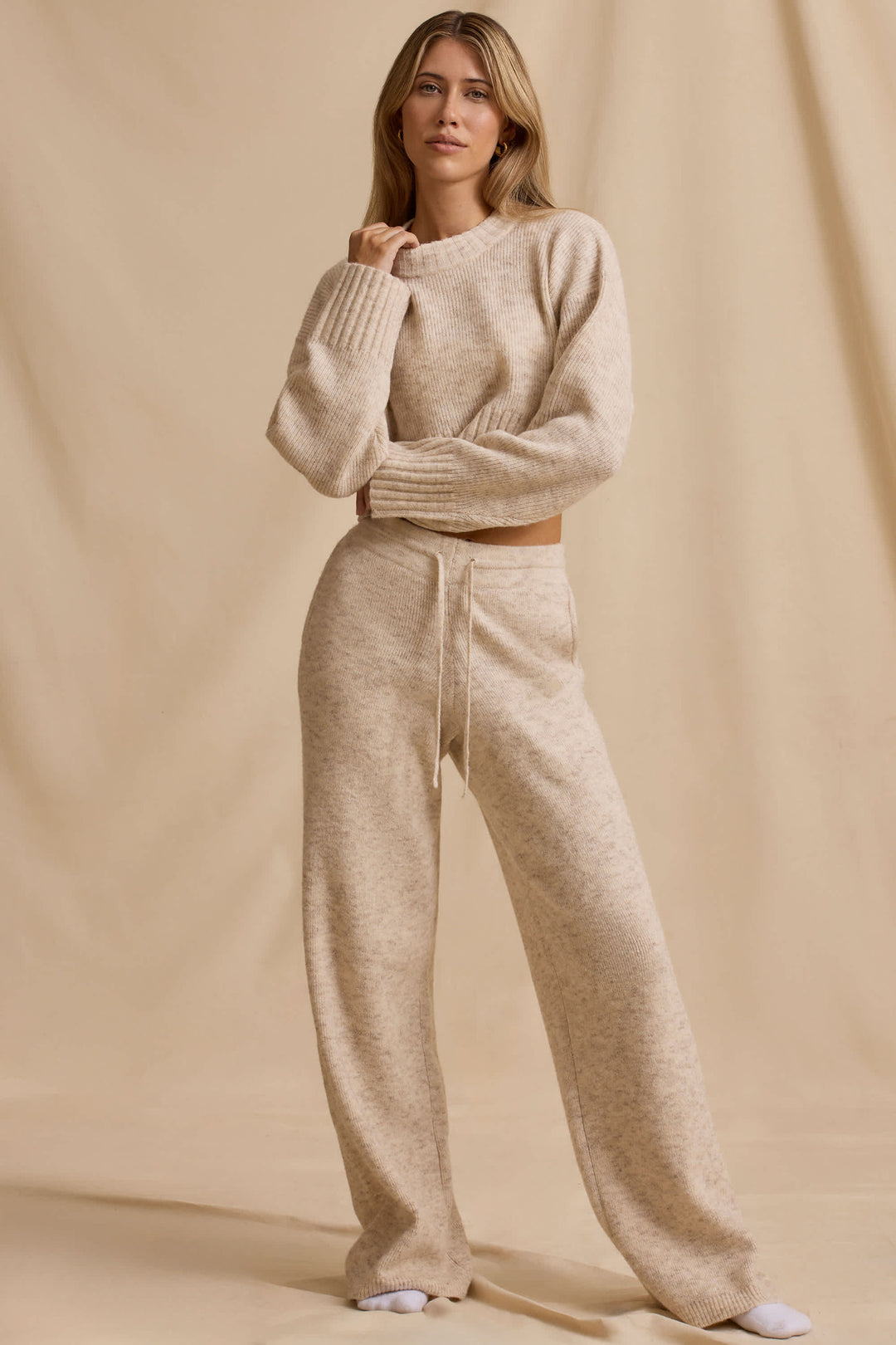 Damen gemütliches Strick-Set mit cropped Pullover und weiten Hosen Drune
