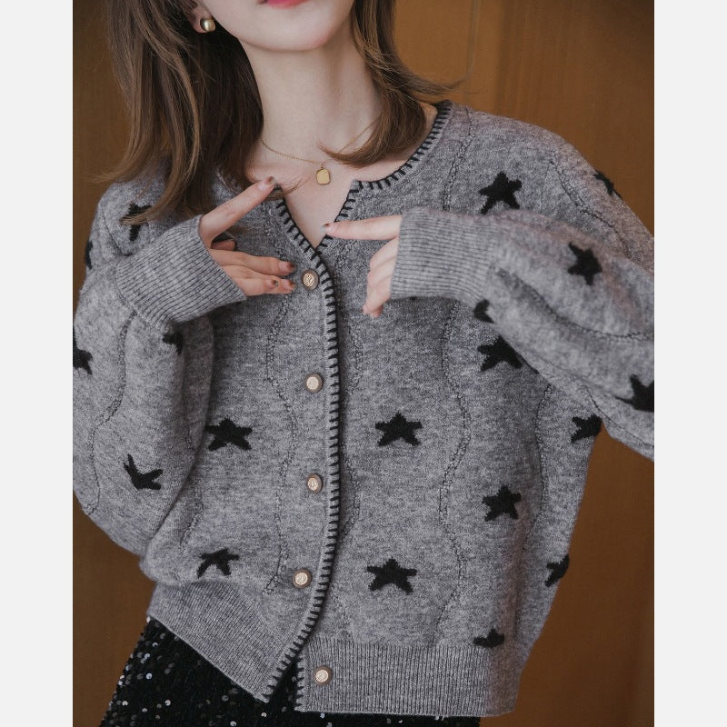Damen Strickjacke mit Sternenmotiven und Knopfverschluss Drune
