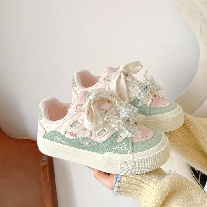 Damen Sneakers mit verspielt romantischen Details und komfortablen Sohlen Drune