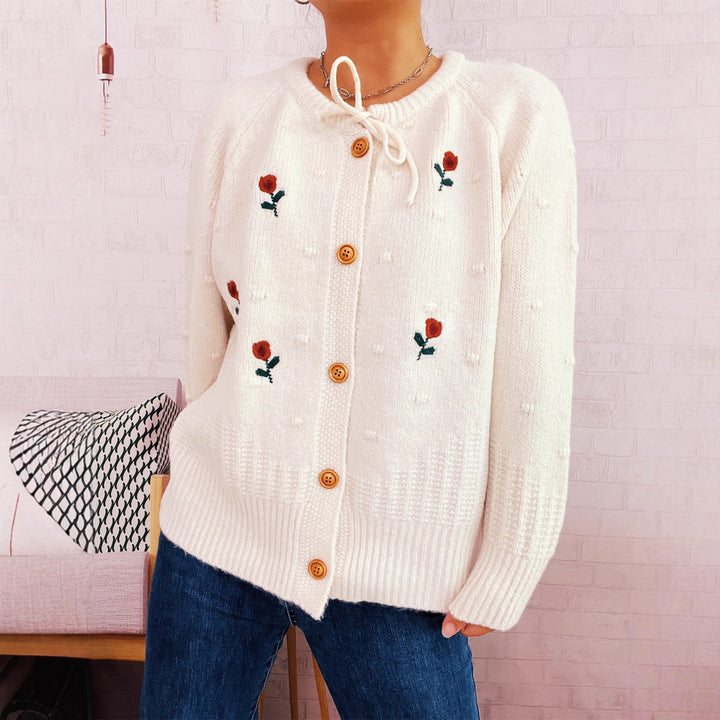 Damen Strickjacke mit floralem Stickdesign und Knopfverschluss Drune