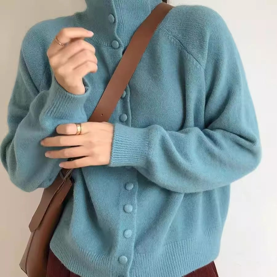 Damen Strickjacke mit hoch geschlossenem Kragen und dekorativen Knöpfen Drune