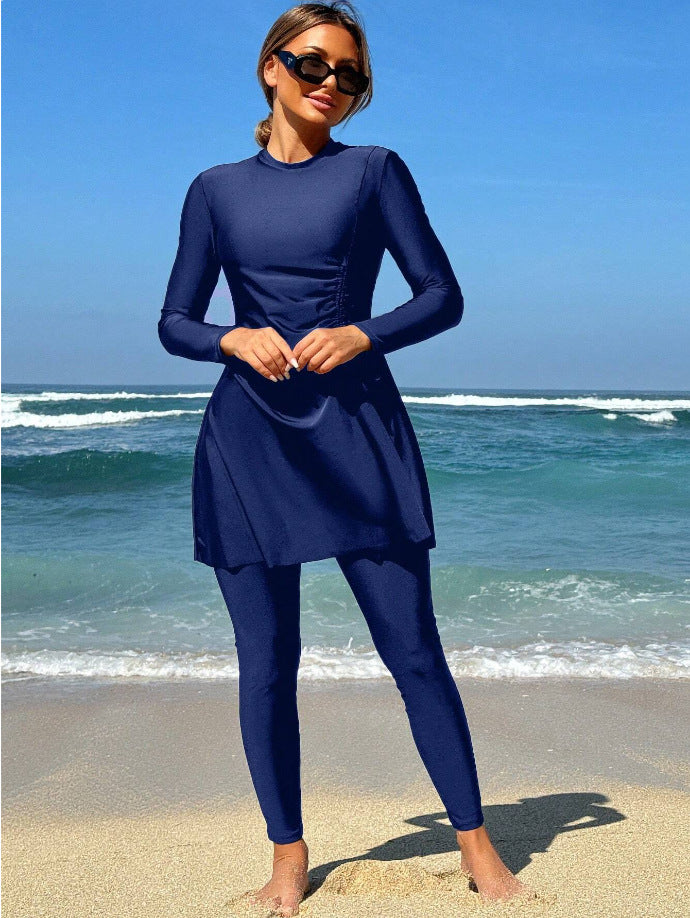 Damen Sportliches Strandoutfit mit figurbetonendem Kleid und langen Leggings Drune