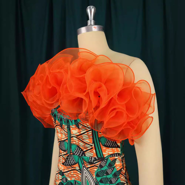 Damen figurbetontes Kleid mit voluminösen Rüschen Drune