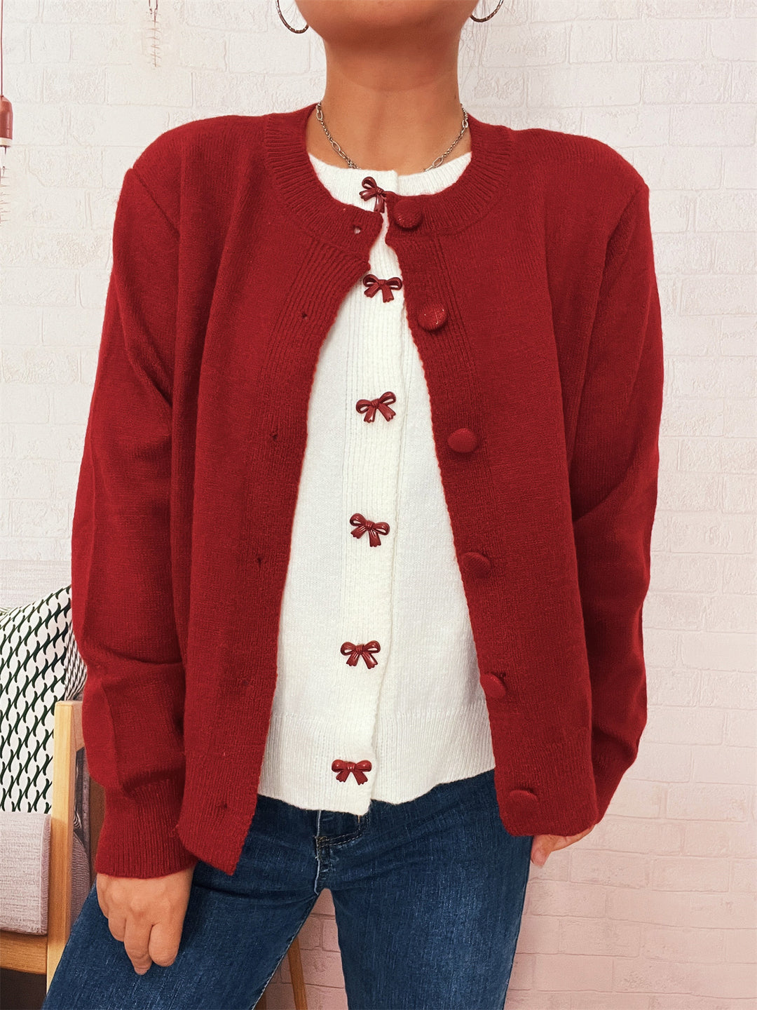 Damen Strickjacke mit verspielten Knopfdetails und feiner Struktur Drune
