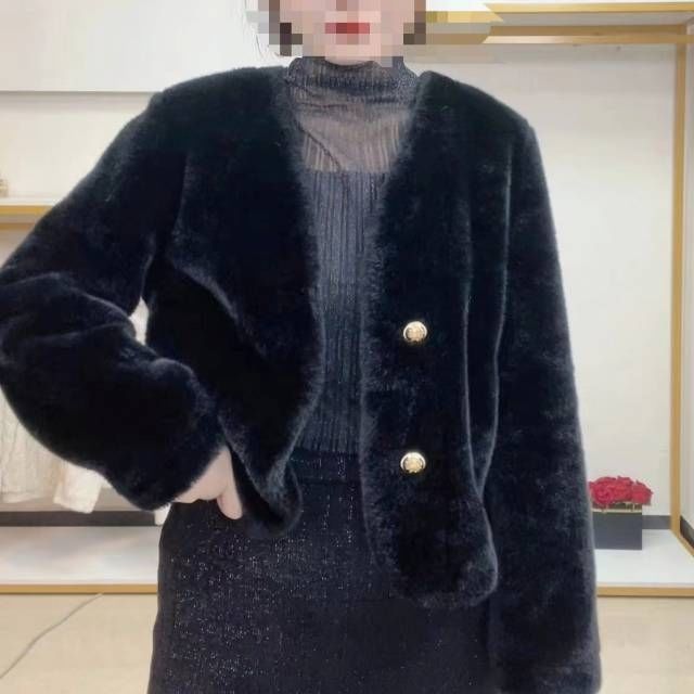 Damen Flauschige Kurzjacke mit edlen Knöpfen Drune