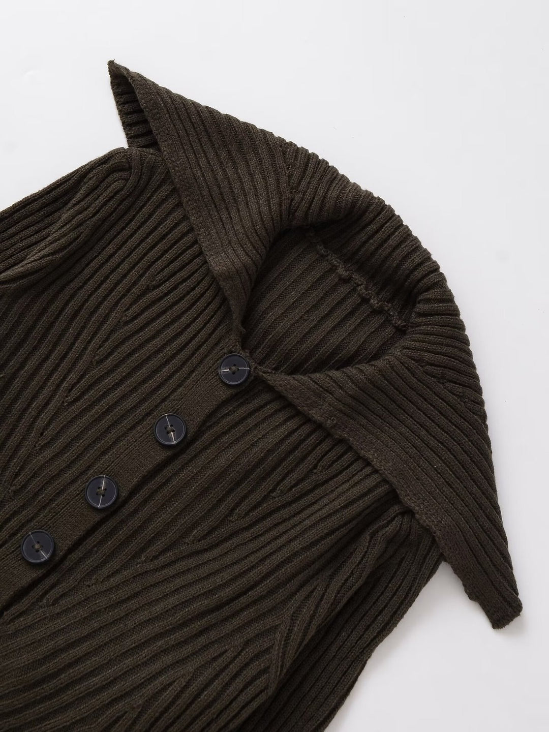 Damen cropped Strickjacke mit großem Kragen und Knopfverschluss Drune