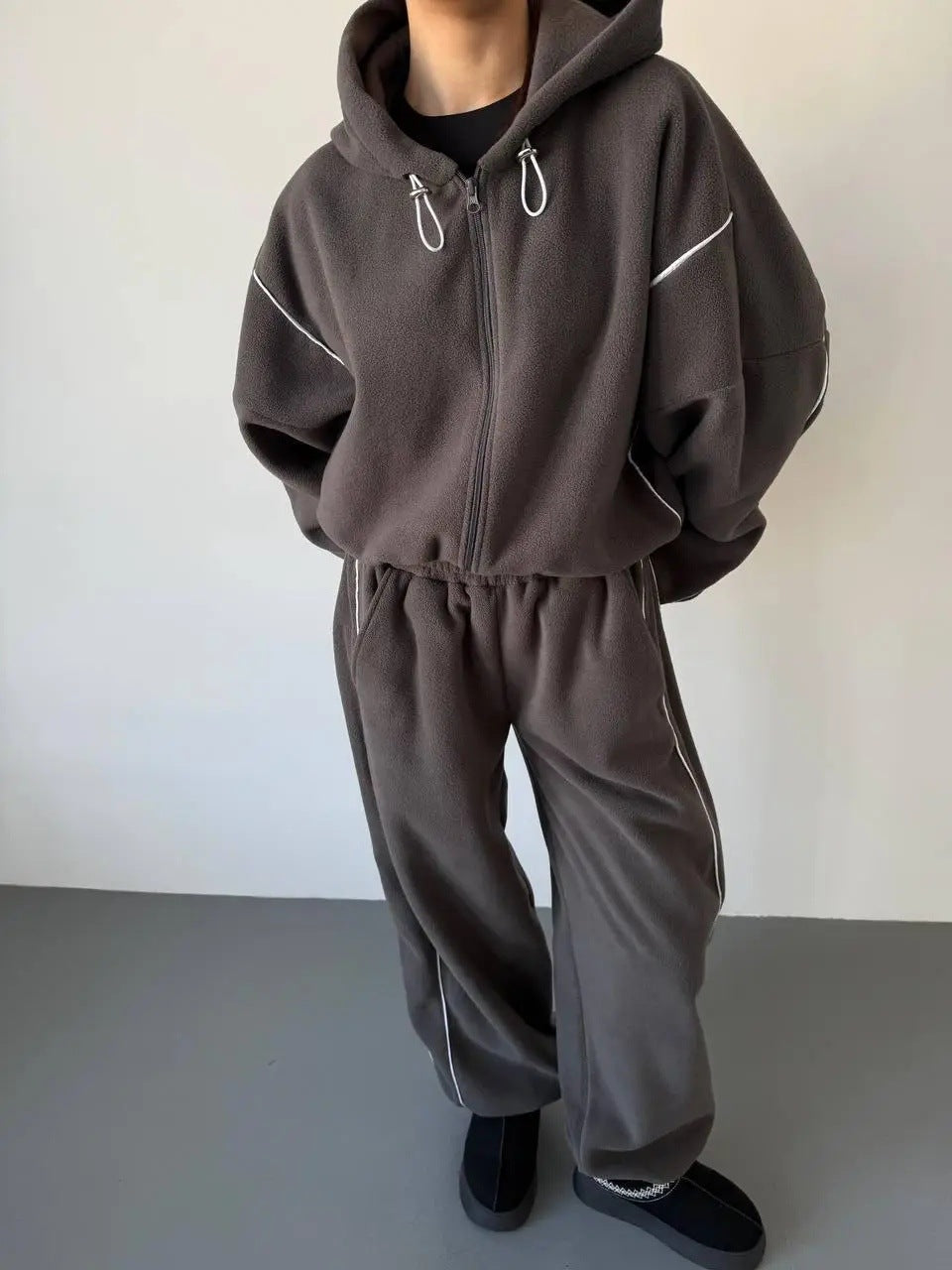 Damen lässiger Kapuzen-Sweatanzug mit weiten Hosen und seitlichem Streifen Drune