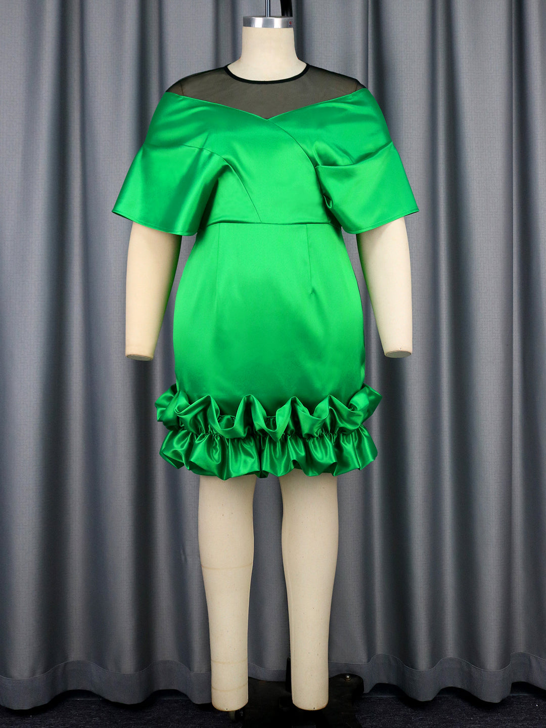 Damen Abendkleid mit voluminösen Rüschensäumen Drune