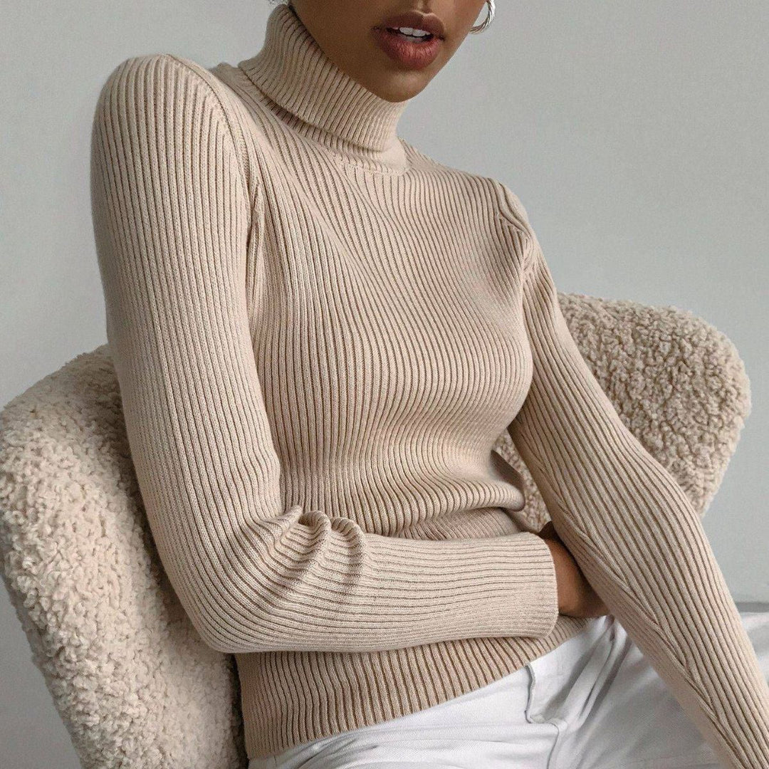Damen Enganliegender Rollkragenpullover aus ribbelndem Strick Drune