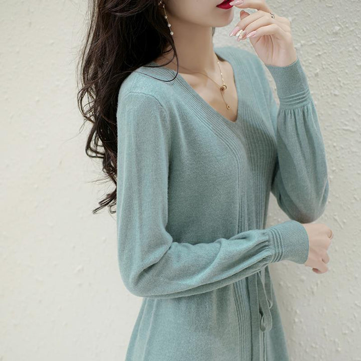 Damen Strickkleid mit V-Ausschnitt und Taillengürtel Drune