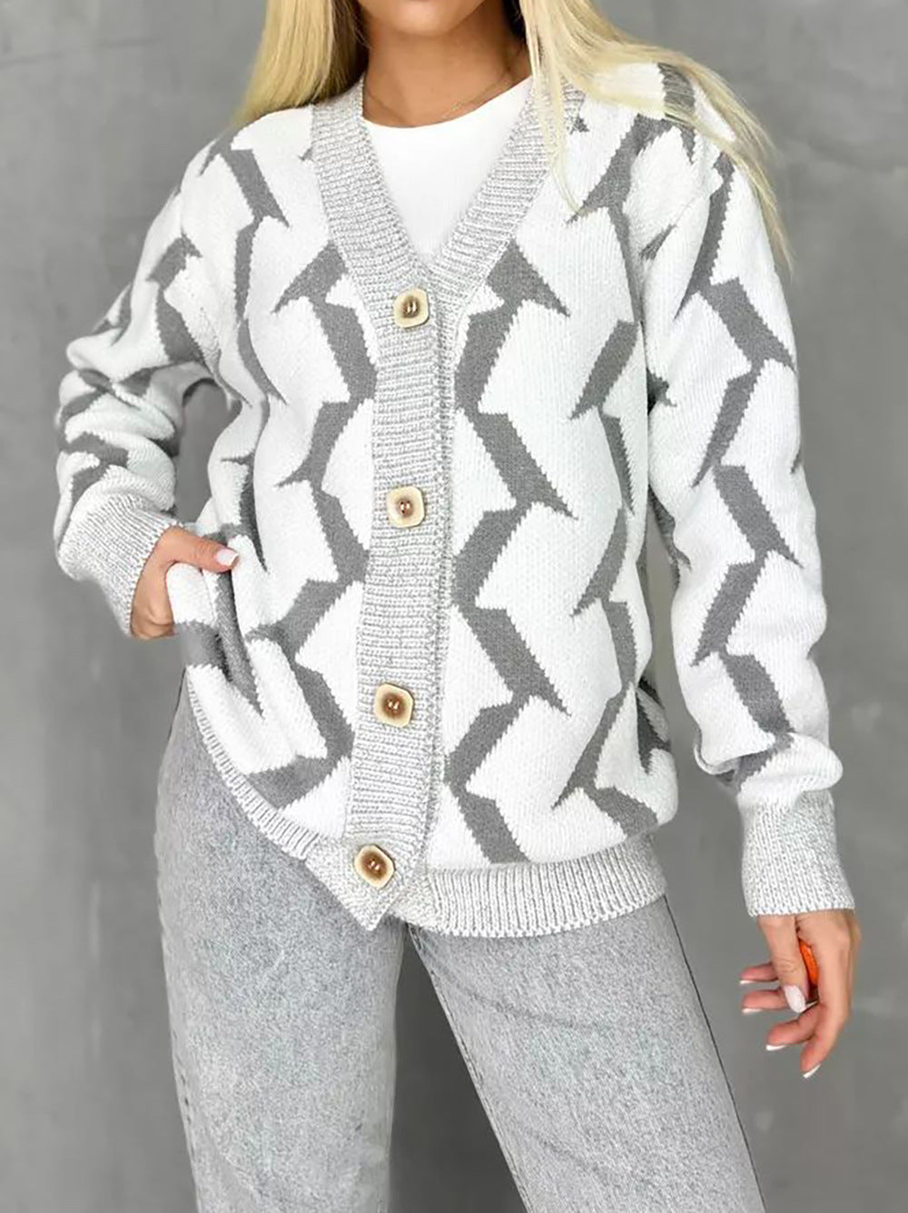 Damen lässige Strickjacke mit modernem Blitzenmuster Drune