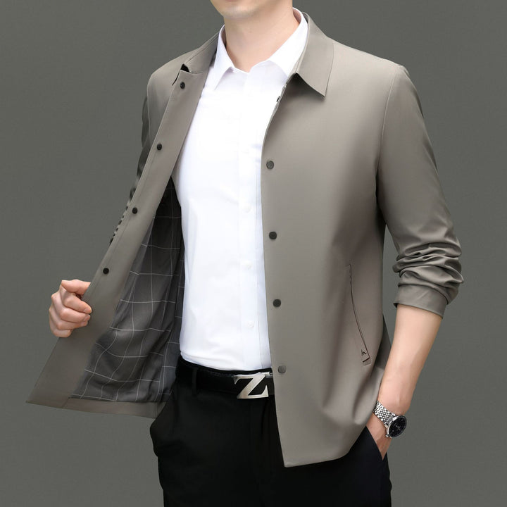 Herren leichte Funktionsjacke mit praktischem Stehkragen und elastischen Einsätzen Drune