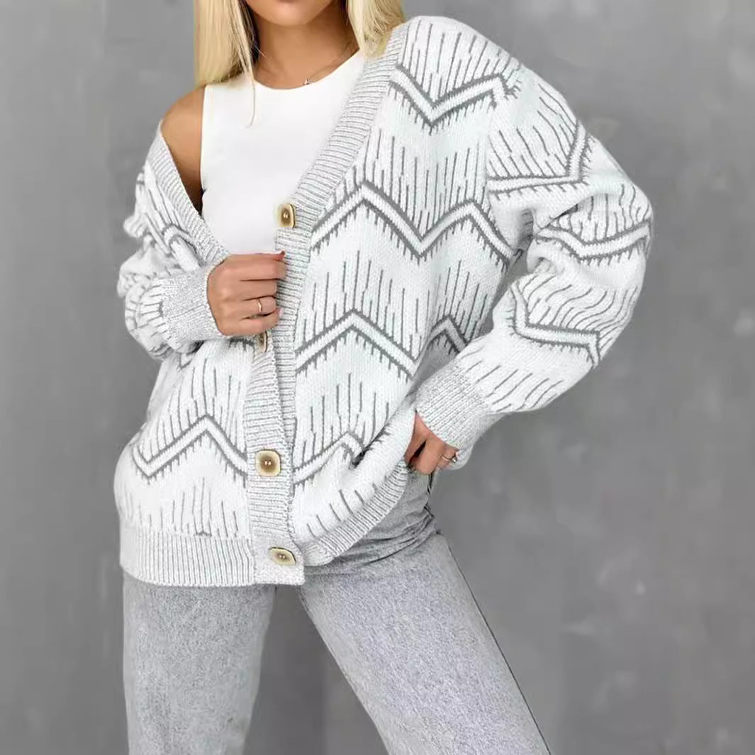Damen Strickjacke mit modernem Chevron-Muster und erstklassigen Knopfdetails Drune