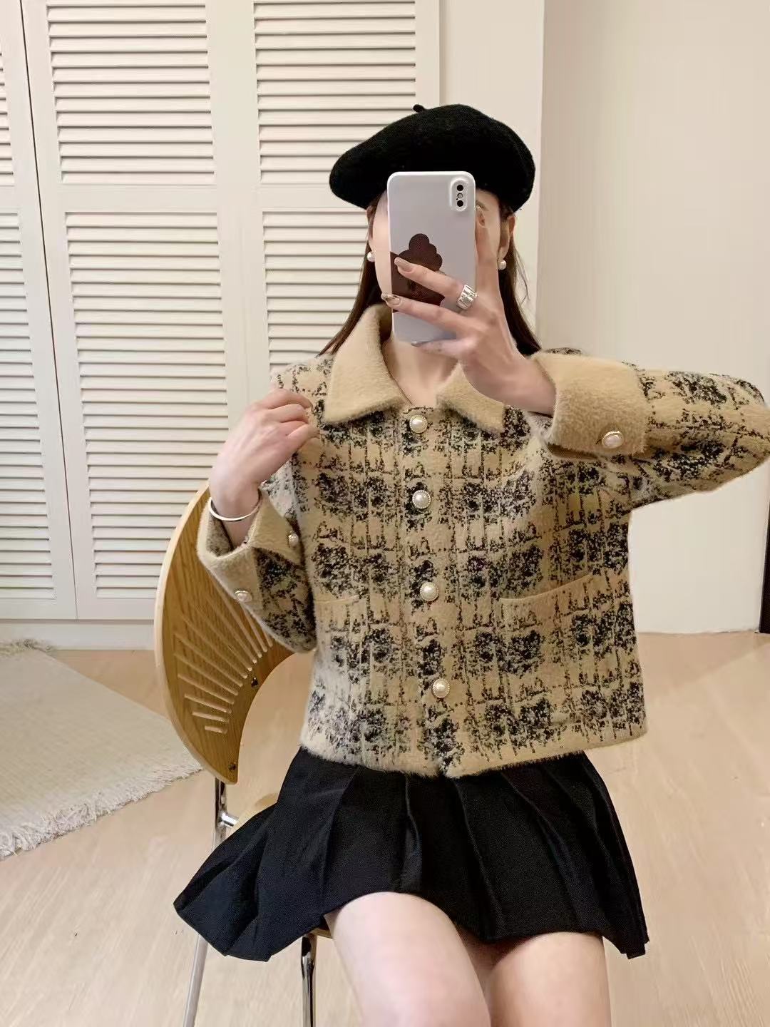 Damen Stylische Strickjacke mit Perlenknöpfen und kragen Drune